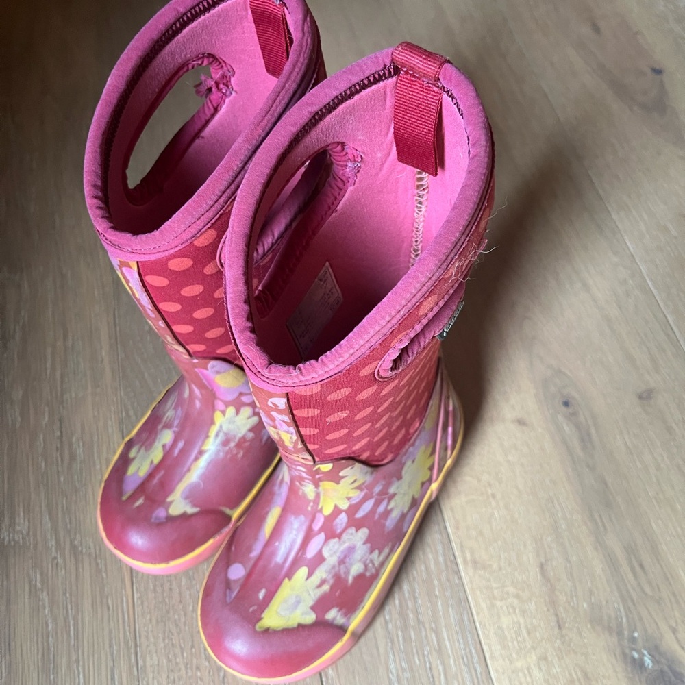 Kids Pink Insulated Bogs Boots